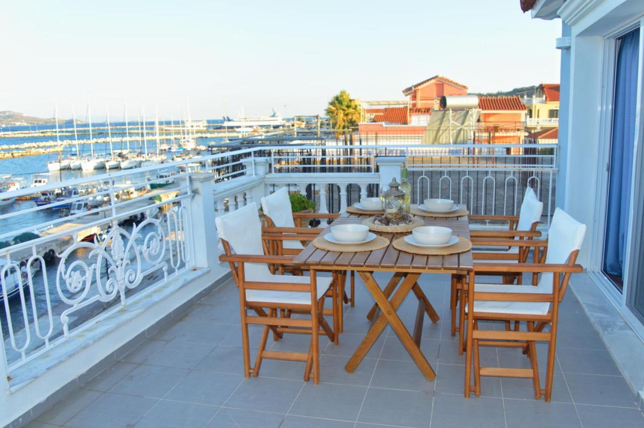 Apartamento La Maison Bleue Lixouri Exterior foto